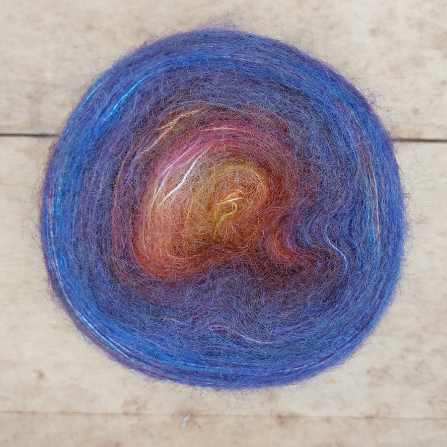 Fuzz gradient: Deepening Dusk