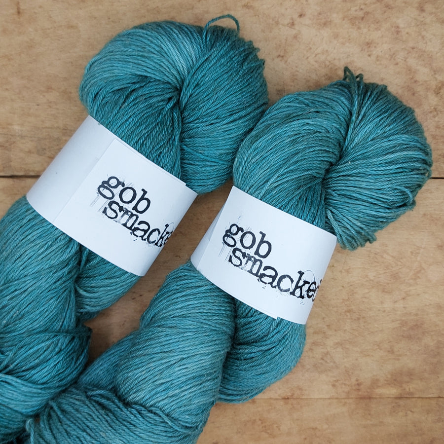Silky linen sport skein: Green Glimmer