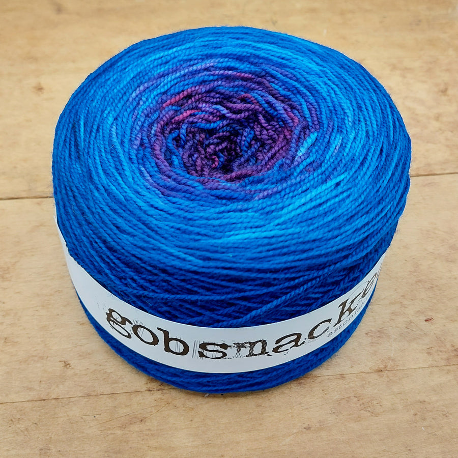 Merino fingering 200g gradient: A Dancing Heart