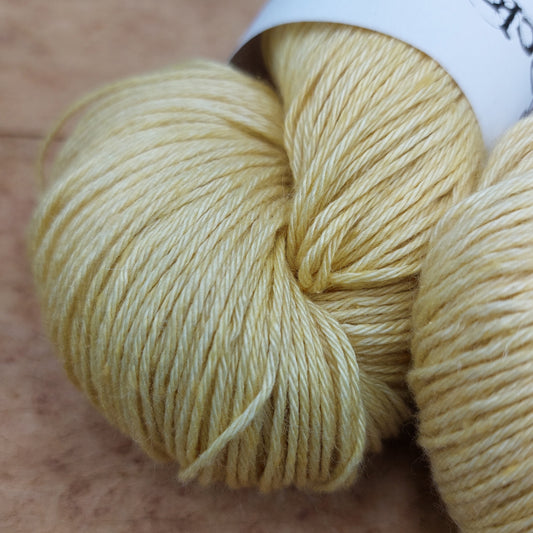 Silky linen sport skein: Another Bird
