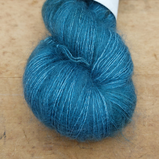 Fuzz skein: Lightning Canary