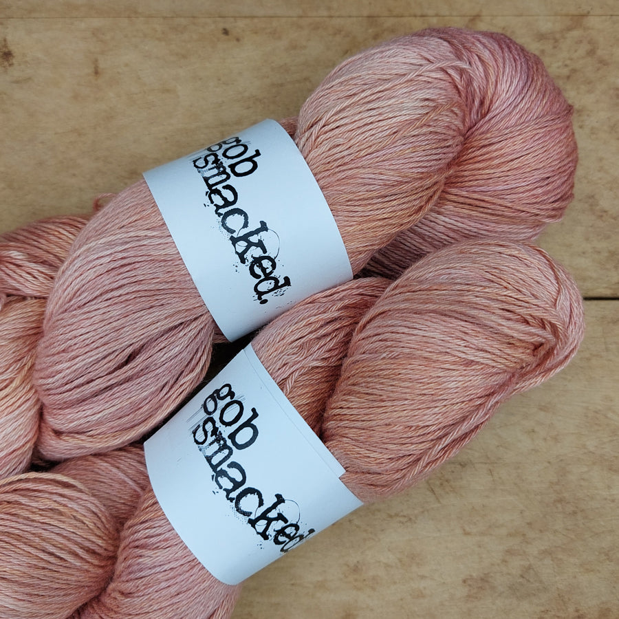 Silky linen sport skein: Melba