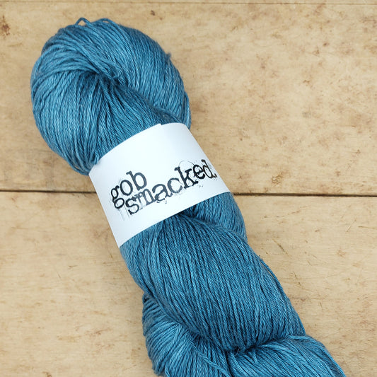 Silky linen sport skein: Mild Mannered