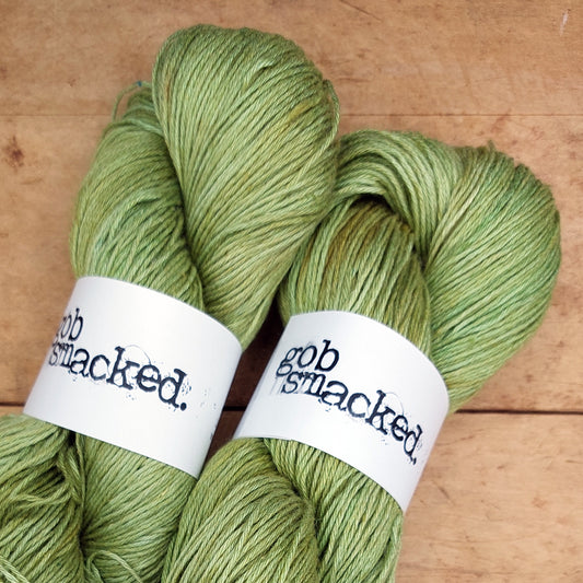 Silky linen sport skein: Moss Life