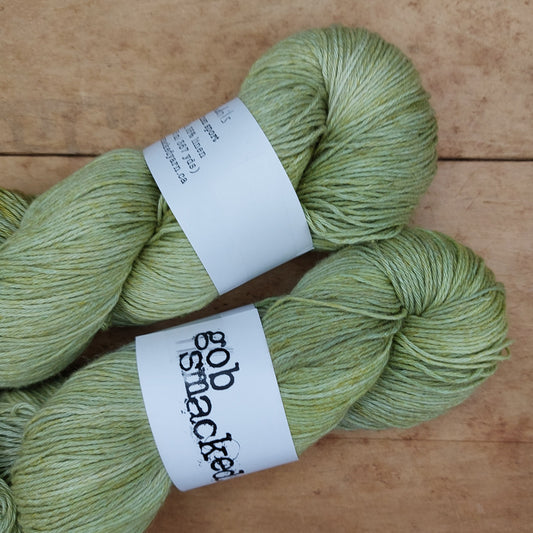 Silky linen sport skein: Tendrils