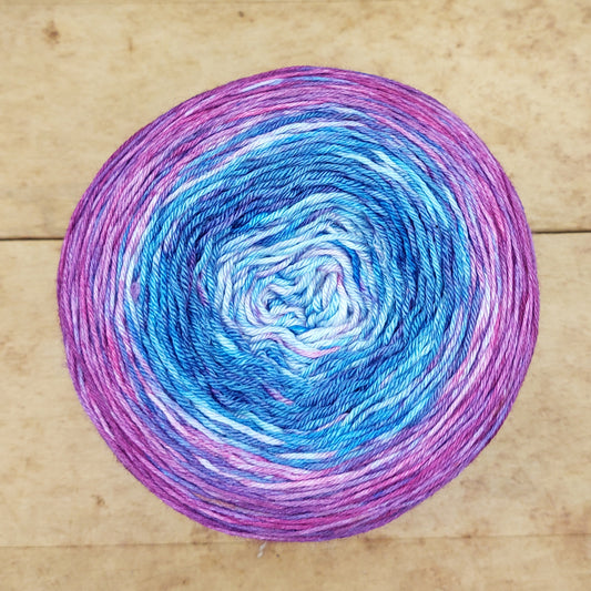 Merino/silk fingering 200g gradient: White Violets All Aflower